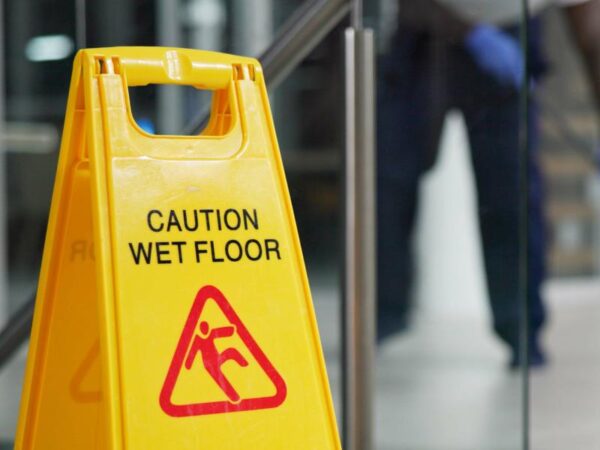How Do Professional Commercial Cleaning Services Build Client Trust?